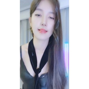 转载花椒舞姬宁依纯热舞合集10V378MB，露背装魅力无限，百度盘分享