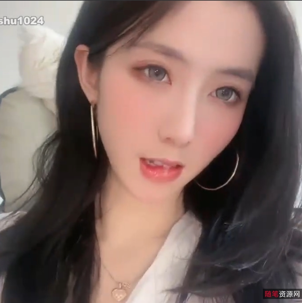 转载花椒鱼鱼不甜合集99V4.54G，176大长腿热舞洗澡放飞自我