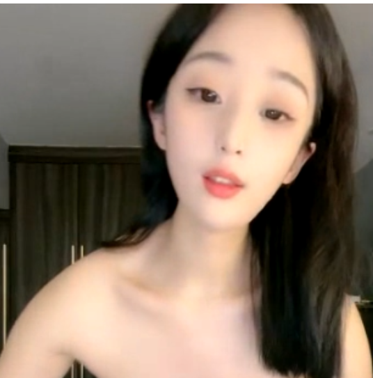 热辣航空大学学妹菲菲25.5G视频合集26vINS