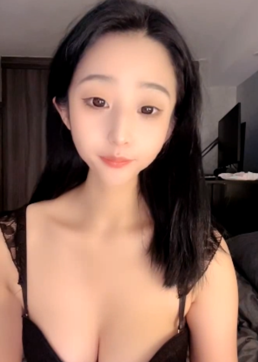 热辣航空大学学妹菲菲25.5G视频合集26vINS