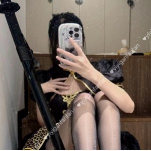 依宝Cos热舞私拍合集38部1.17G放飞自我