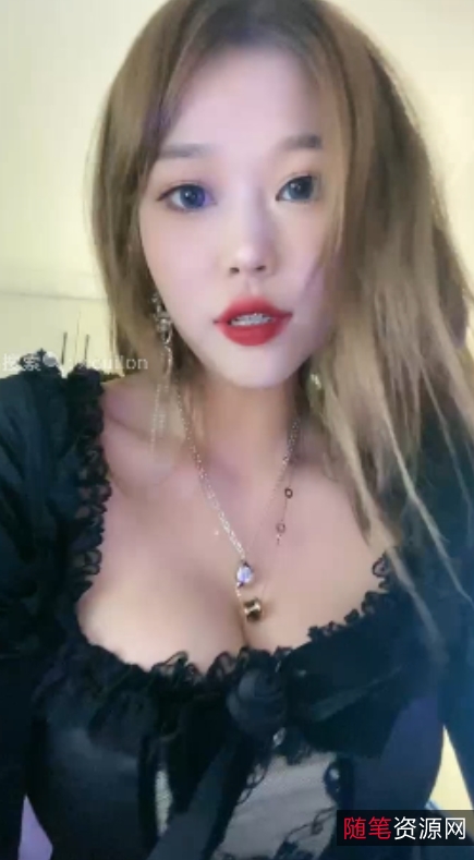 套路直播白桃深夜耳语合集1V1.2G鼻尖冒汗