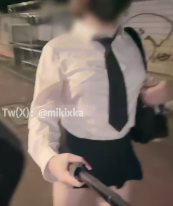 推特mikixka伪娘户外2v2.46g稀缺珍藏