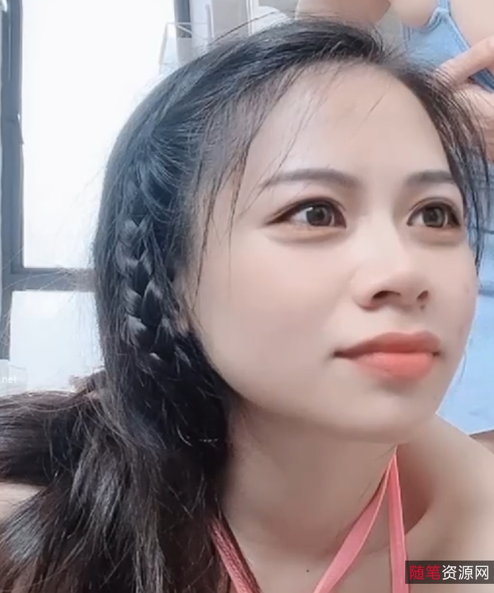 Stripchat绝密珍藏wenwen1688办公室双女互动5v4.9G流鼻血