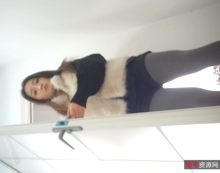 推特小雅厕拍4部3.36G超清