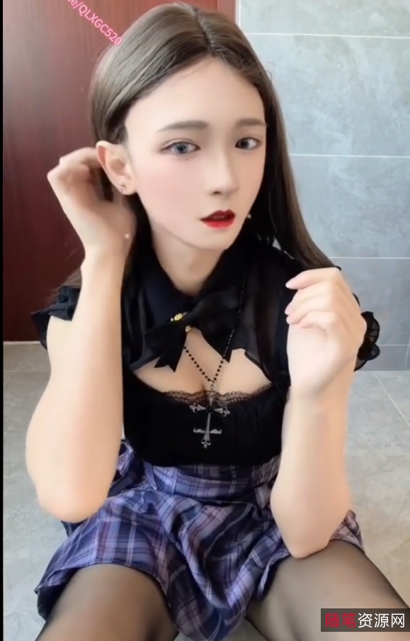 荼靡Tumi伪娘推特合集4v2.7G白到发光